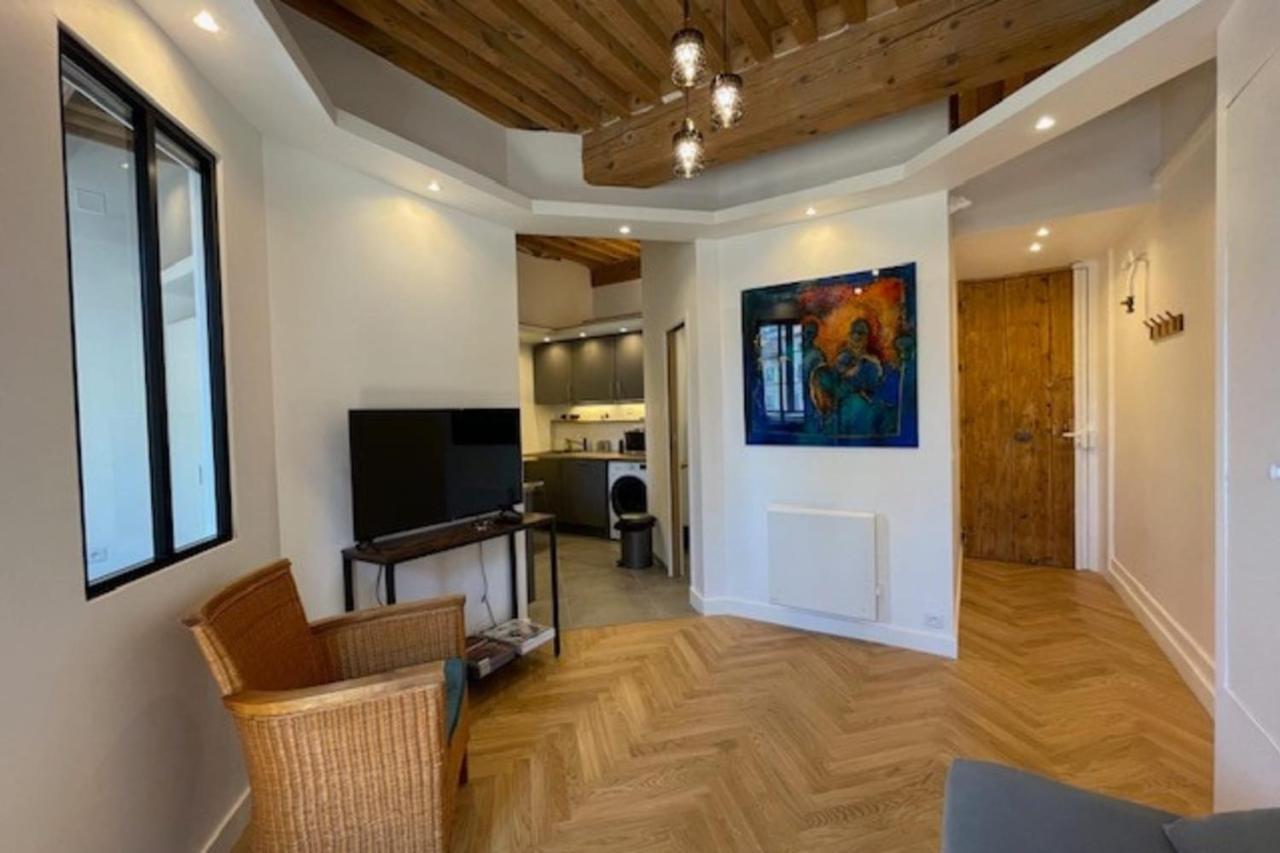 Le Petit St Pierre Charmant 2 Pers Valmy Lyon Exterior photo